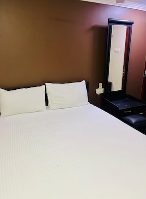 Basic Room, 2 Bedrooms | Bathroom - New York Guest House and Restaurant Colombo 06 (Colombo)