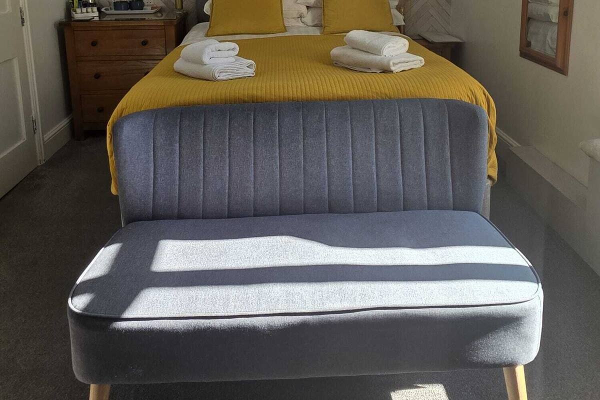 Comfort Double Room, 1 Double Bed, Private Bathroom, City View | Iron/ironing board, free WiFi