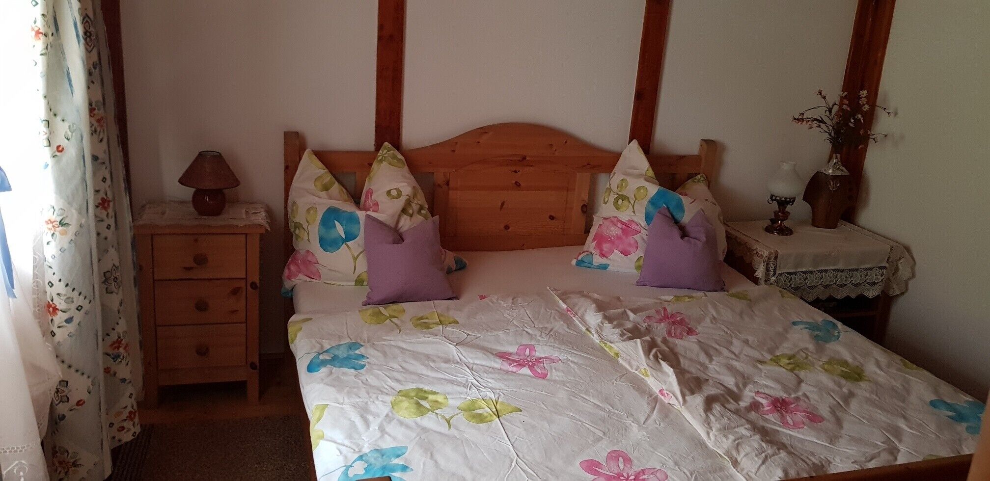 1 bedroom, bed sheets