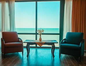 Habitació Deluxe, vistes al mar | Roba de llit d'alta qualitat, matalassos Tempur-Pedic i minibar
