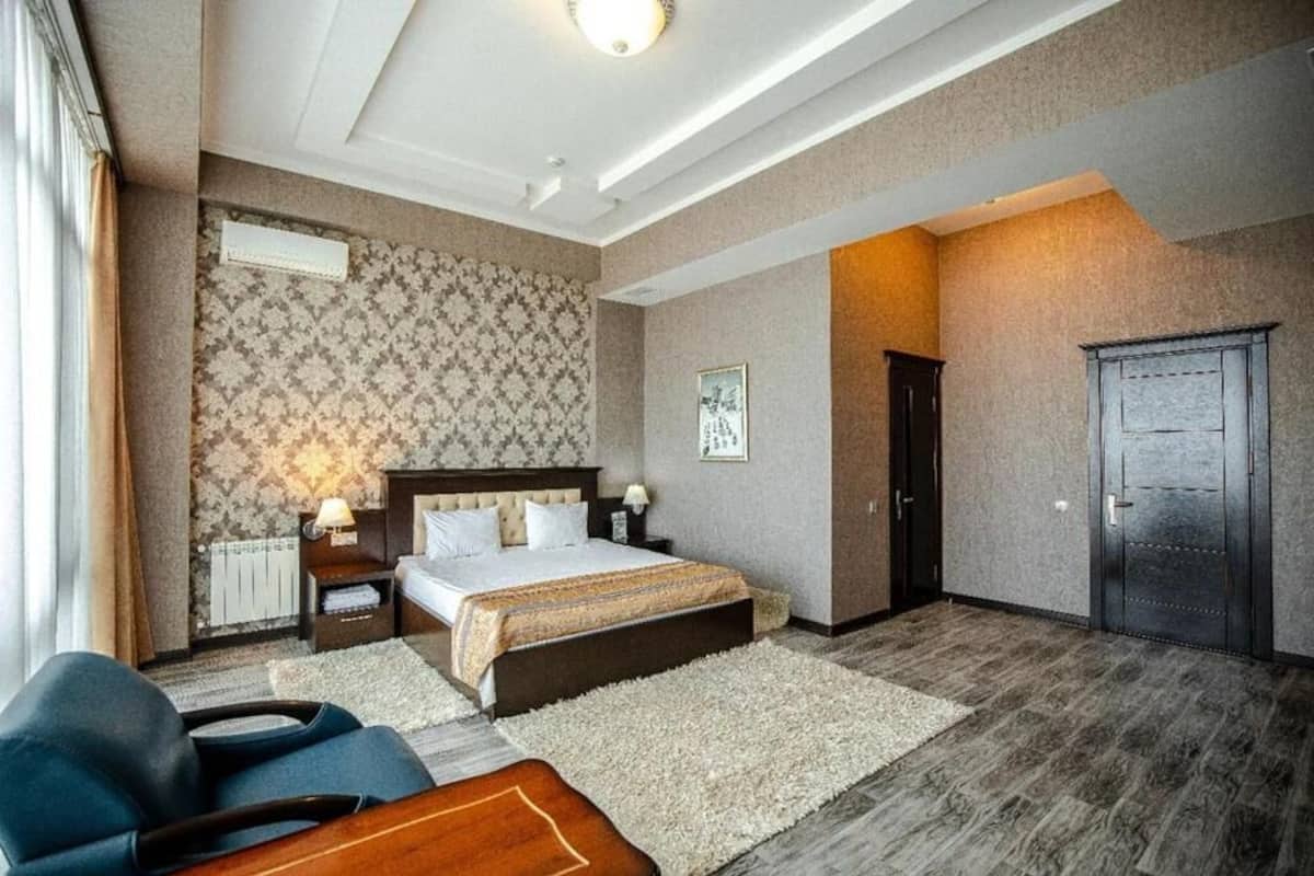 Habitació Deluxe, vistes a la ciutat | Roba de llit d'alta qualitat, matalassos Tempur-Pedic i minibar