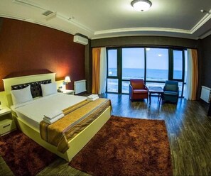 Habitació Deluxe, vistes al mar | Roba de llit d'alta qualitat, matalassos Tempur-Pedic i minibar 