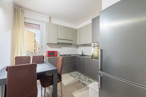 Apartment, Balcony | Dining room