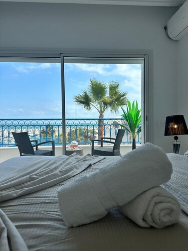 Luxury villa in Sidi Bou Saïd, sea view, walking distance to beach, terrace, jacuzzi,