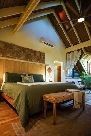 5 bedrooms, iron/ironing board, Internet, bed sheets