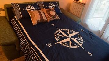 1 bedroom, iron/ironing board, travel cot, free WiFi