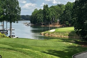 Golf - Hot Tub, Boat Parking, Pet Friendly, Lake Fun 3 BDRM Ranch Style Home (Mooresville)