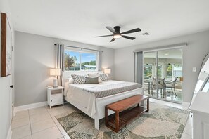 2 bedrooms, desk, travel cot, free WiFi