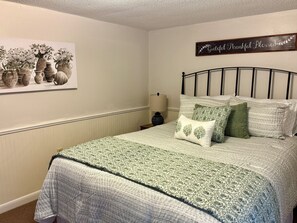 Iron/ironing board, free WiFi, bed sheets