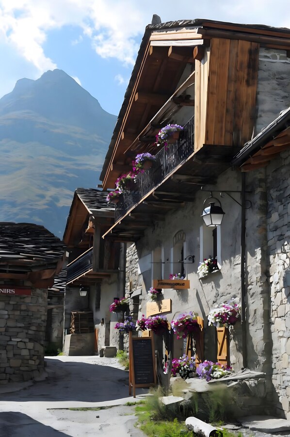 Exterior - Chalet 'L'Angelina' with Mountain View (Bonneval-sur-Arc)