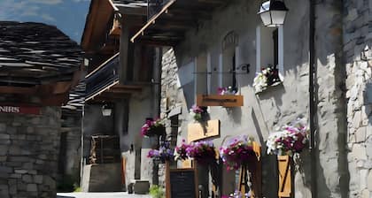Chalet 'L'Angelina' with Mountain View