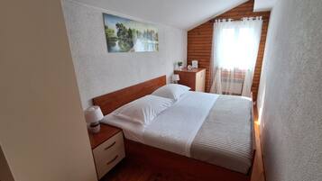 4 bedrooms, free WiFi, bed sheets