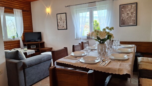 Dining - Sunset Haven Retreat in Maovice (Vrlika)