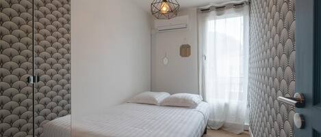 2 bedrooms, WiFi, bed sheets