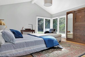 3 Schlafzimmer, Schreibtisch, Bügeleisen/Bügelbrett, Reisekinderbett