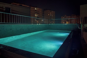 Outdoor pool, pool umbrellas, sun loungers