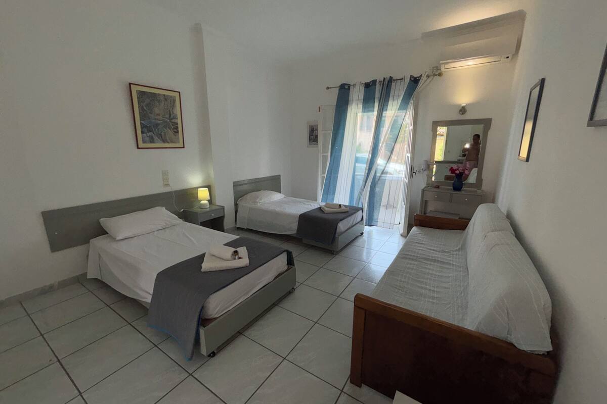 Classic Twin Room, Garden View | In-room safe, soundproofing, iron/ironing board, free WiFi