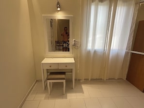 Departamento Deluxe, vista al mar | Caja de seguridad en la habitación y insonorización