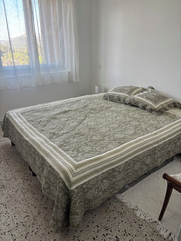 2 chambres, lit de bébé portatif, accès au Wi-Fi (inclus)