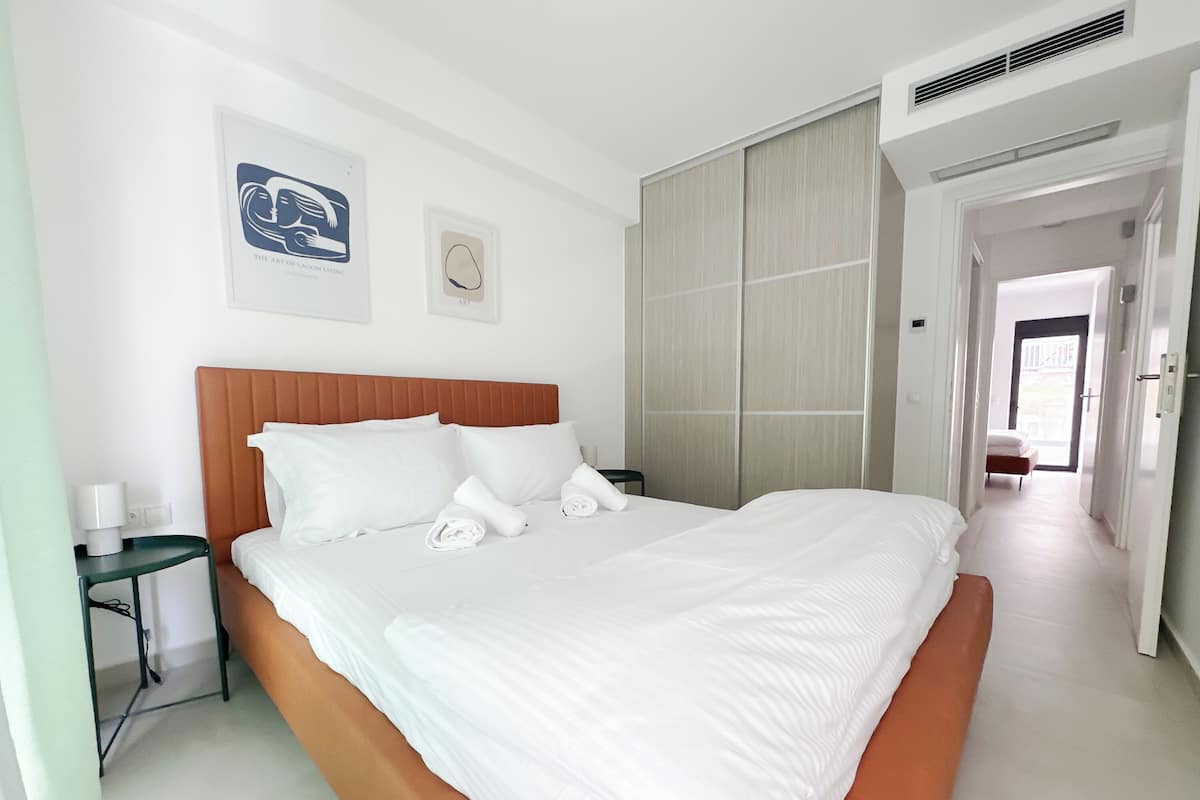 Deluxe Apartment, 2 Bedrooms | Premium bedding, pillowtop beds, free cribs/infant beds, free WiFi