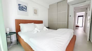 Deluxe Apartment, 2 Bedrooms | Premium bedding, pillowtop beds, free cribs/infant beds, free WiFi