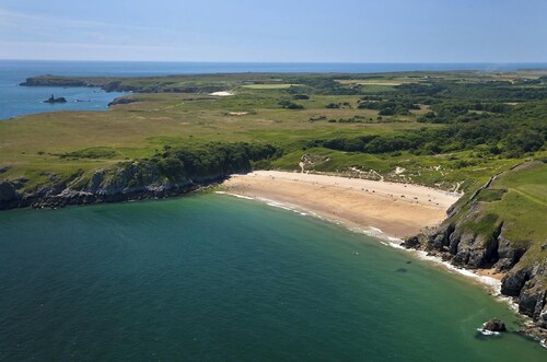 The Barn, Neyland - Two Bedroom Cottage, Sleeps 3