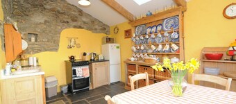 The Barn, Neyland - Two Bedroom Cottage, Sleeps 3