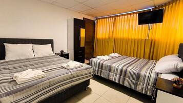Habitación Confort doble, vistas a la ciudad | Wifi gratis