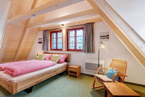 2 slaapkamers, een strijkplank/strijkijzer, wifi, beddengoed