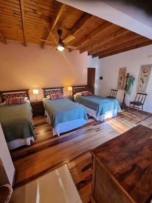 9 chambres, Wi-Fi, literie fournie