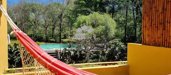 In front of the river, in Delta de Tigre, ideal for groups of 10 to 20 people.