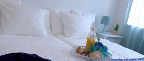 7 bedrooms, iron/ironing board, WiFi, bed sheets