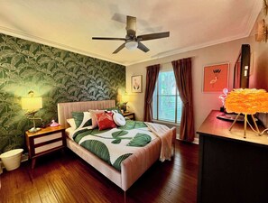 3 bedrooms, desk, iron/ironing board, WiFi - Luxurious Pool Oasis Near Wilton Manors (Oakland Park)