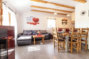 Interior - Odlično je mjesto za ljubitelje prirode i mira (Rašpor)