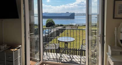 The View Old Coastguard Cottage