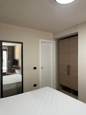 Bügeleisen/Bügelbrett, Internetzugang, Bettwäsche