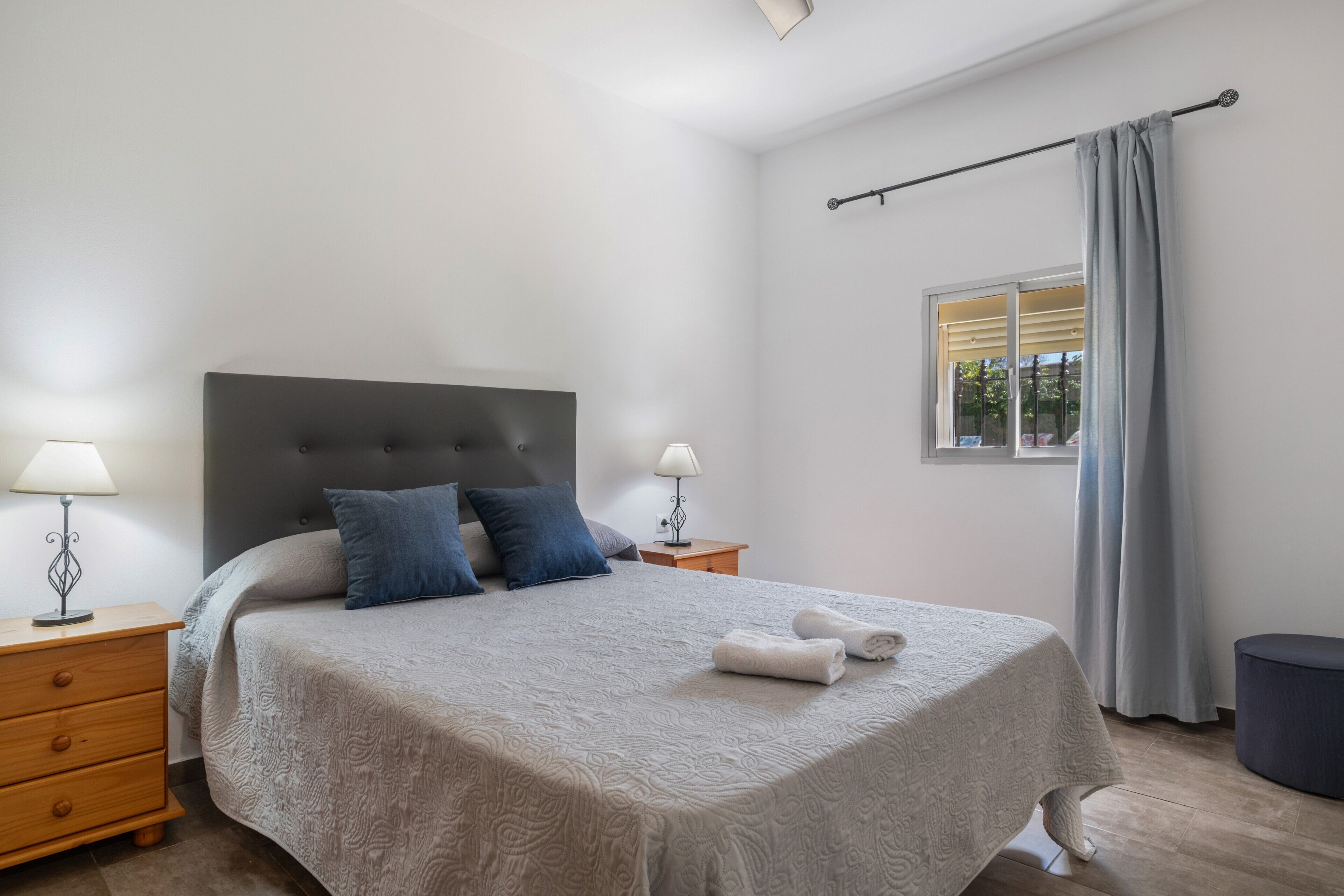 4 slaapkamers, een strijkplank/strijkijzer, wifi, beddengoed