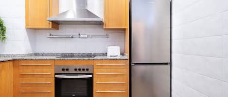 Micro-ondes, four, plaque de cuisson, lave-vaisselle