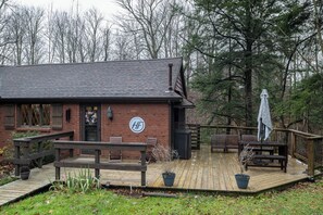 Terrace/patio - The Cottage at Howard Falls (Girard)