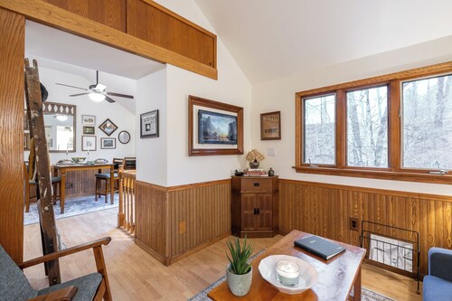The Cottage at Howard Falls