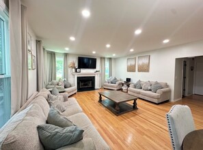 TV, fireplace