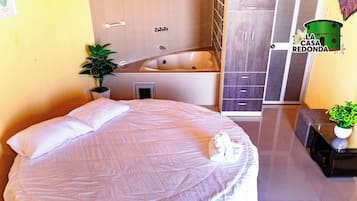 Deluxe Room | Premium bedding, laptop workspace, free WiFi, wheelchair access