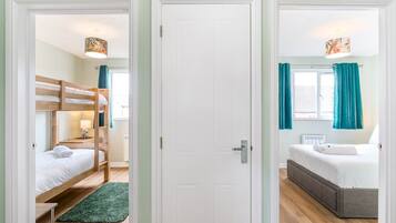 3 bedrooms, iron/ironing board, free WiFi, bed sheets