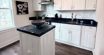 Cozy 3 bedroom apartment-10 mins EWR Airport, 30 mins NYC 20 mins American Dream