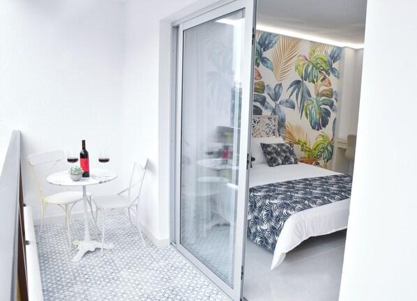 1 Schlafzimmer, Schreibtisch, Bügeleisen/Bügelbrett, Reisekinderbett