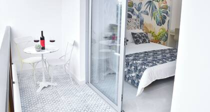NICE STUDIO BY THE SEA