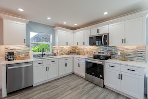 House, Multiple Beds (High Tide Hideaway) | Private kitchen - High Tide Hideaway (Fort Myers Beach)