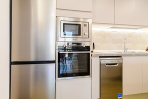 Frigorifero, microonde, forno, lavastoviglie