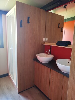 Douche, papier toilette