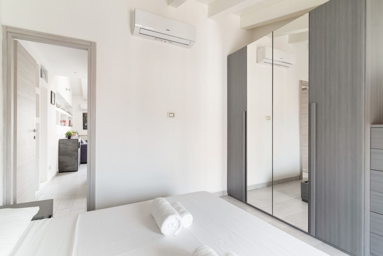 1 quarto, ferros/tábuas de passar roupa